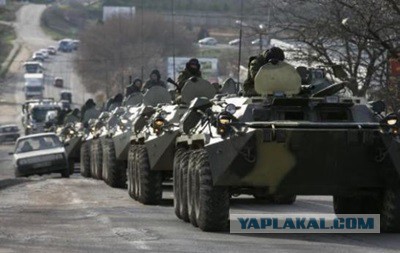 На автодороге Москва-Киев стоит колонна бронетехни