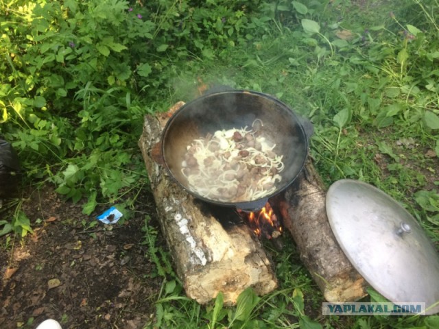 Простецкая печь для казанка