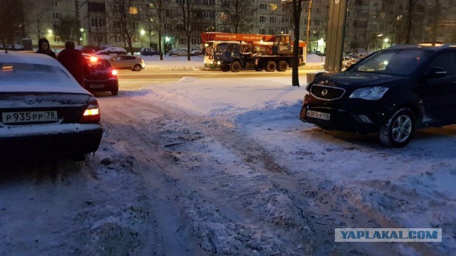 В Петербурге автомобиль SsangYong въехал в подземный переход