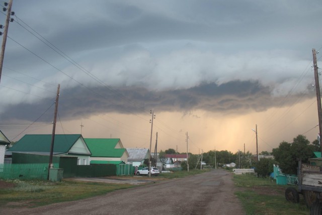 Продаётся дом в пригороде Оренбурга.