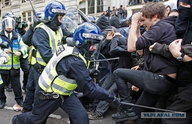 Теперь в Германии провайдеры обязанны передавать все пароли пользователей.