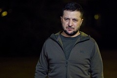 Зеленский попросил у НАТО снять ограничения на военную помощь Украине