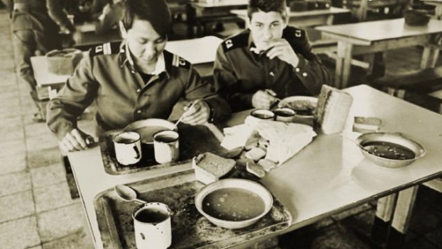 Норма №1: чем кормили военнослужащих Красной и Советской