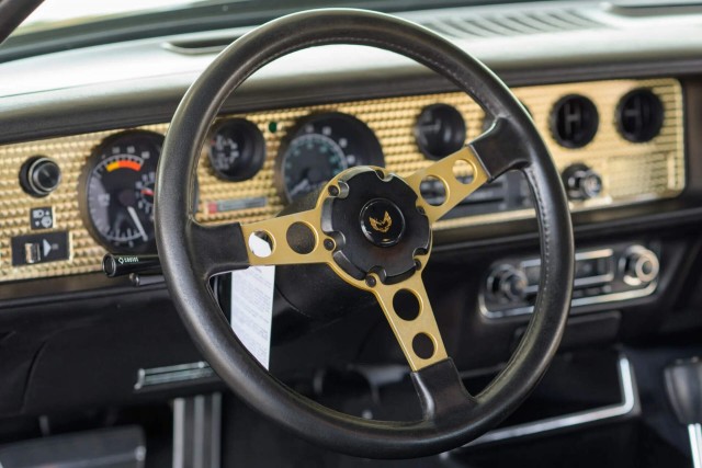 1977 Pontiac Firebird Trans Am Y82. Автопятница №147