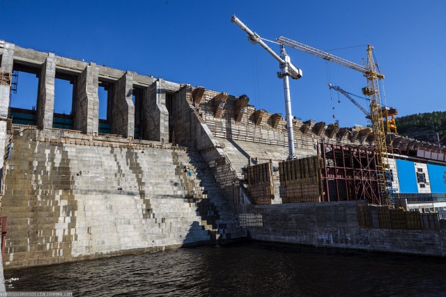 Богучанская ГЭС