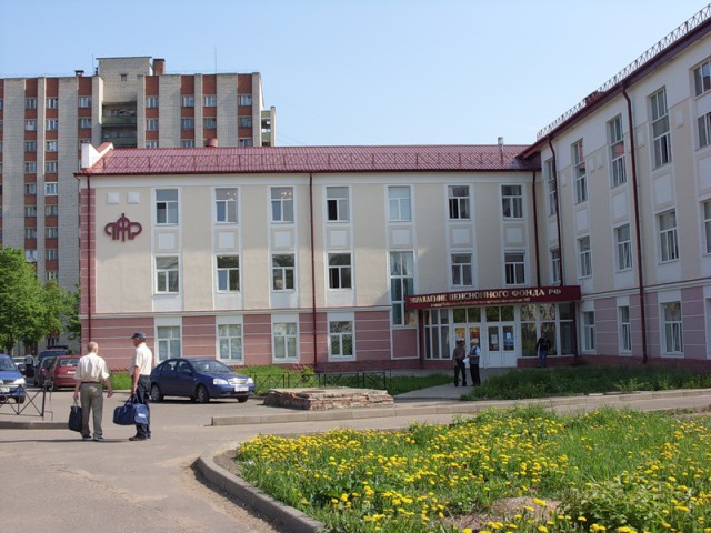 Неоправданно роскошные дворцы Пенсионного фонда в разных городах