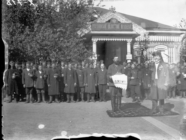 История в фотографиях