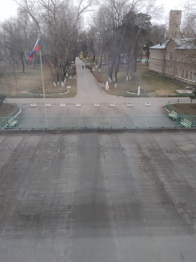 Давайте фото у кого какой вид из окна на оживленные улицы городов в настоящий момент