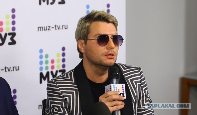 Японский кто понимает? Что пишут?