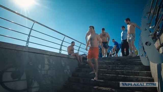 А нас поздравили вот так. Украина.