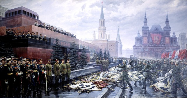Тем временем по украинскому ТВ показывают Парад Победы на Красной площади.