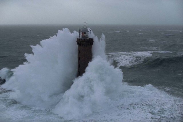 Маяк де Кереон (Le Phare de Kereon). А что там внутри?