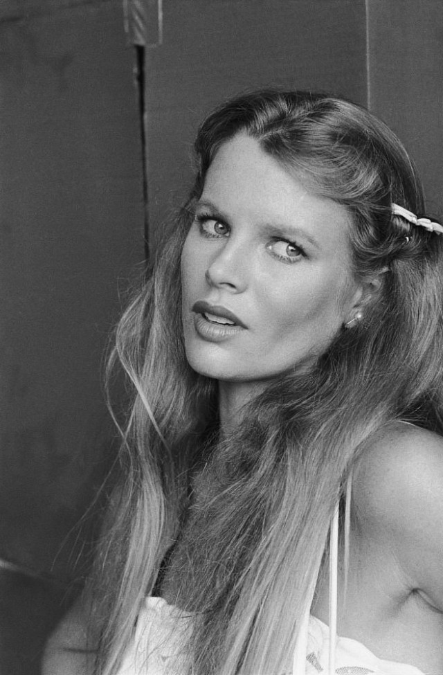 Сексуальная и соблазнительная звезда 90-х — Kim Basinger