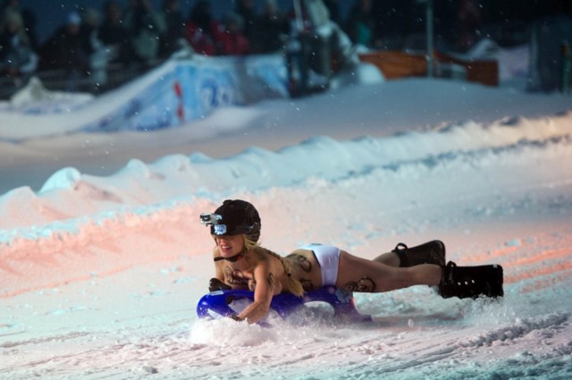 Отмороженная титька 2013 (18+)