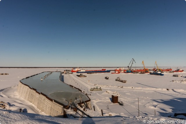 Единственная в мире ледовая дамба - уникальное рукотворное сооружение на краю света