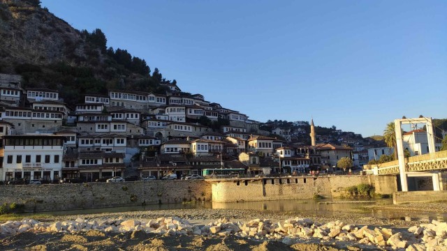 Aлбания в эпоху ХВОРИ всеобщей (2021)