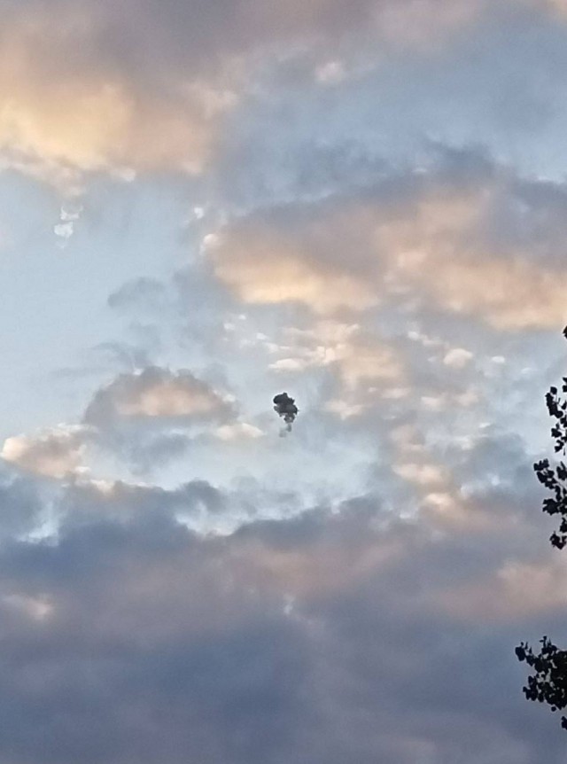 Над Белгородом сейчас активно работает система ПВО.