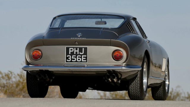 10 самых дорогих автомобилей аукциона Mecum за 2022 год.