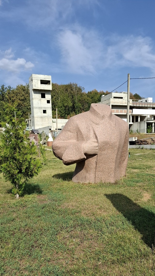 Гигантская голова Ленина