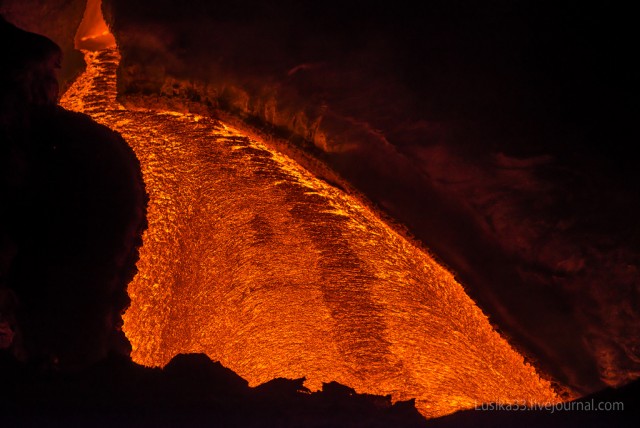 Фотографии "из ада": ночной вулкан