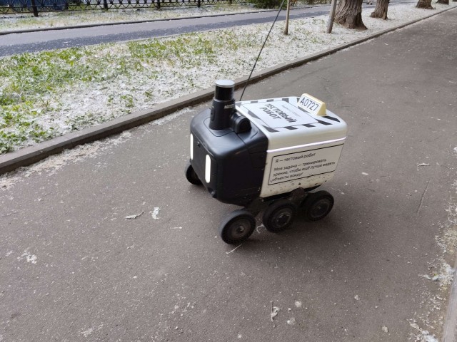Шляюсь по Москве (городские джунгли, плоские дома и машинки)