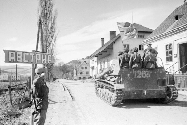 Фотографии второй мировой, многие цветные (фото)