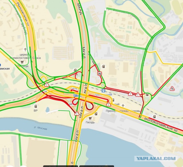 Дальнобойщики начали перекрывать МКАД 04.12.15