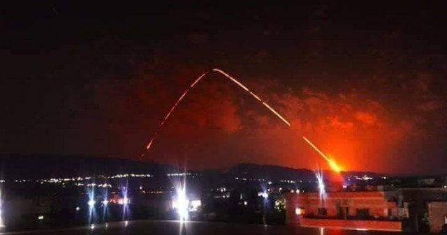 Сирийские ПВО отражают ракетный удар по объектам в районе Латакии