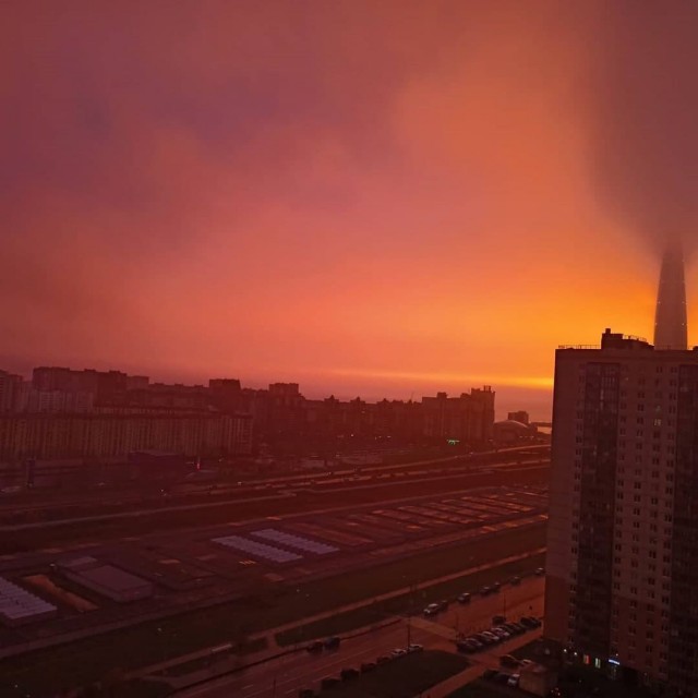 "Горящее небо" - необыкновенный закат в Санкт-Петербурге