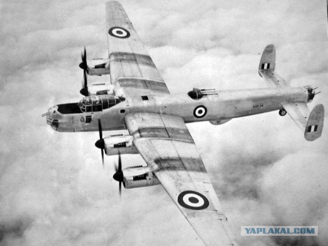 Авро Ланкастер - самый лучший и самым массовый тяжелый бомбардировщик Великобритании