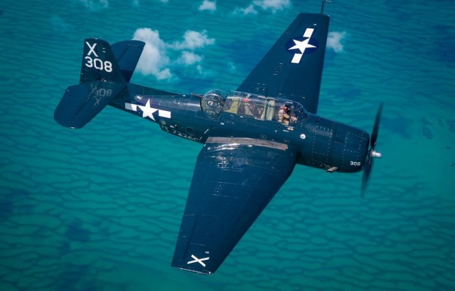 Настоящий Мститель от Grumman, а не поделка от Marvell. TBF/TBM Avenger.