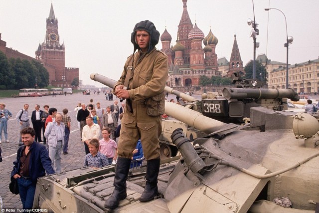 Мгновения России в разных 90-х