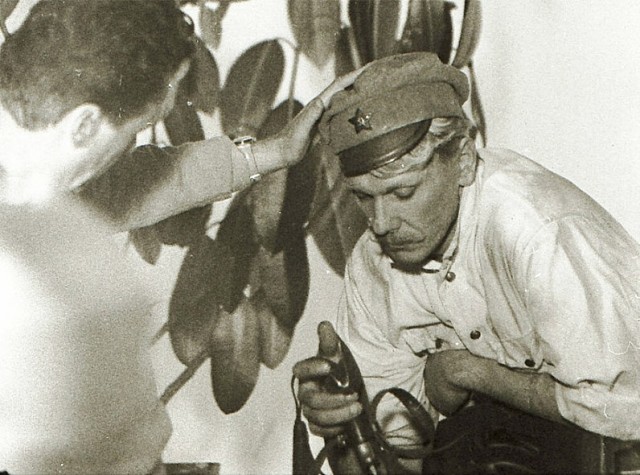 30 редких фотоснимков отечественных знаменитостей, которые отправят вас в 90-е