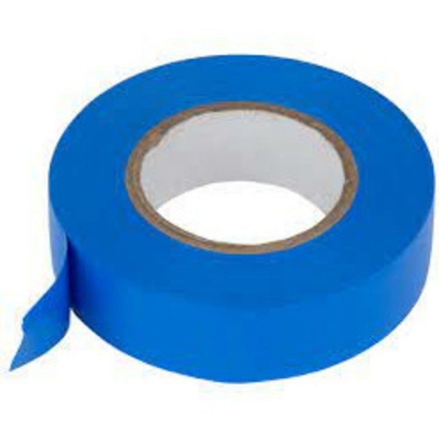 Чем расстояние между стеной и ванной заделать?