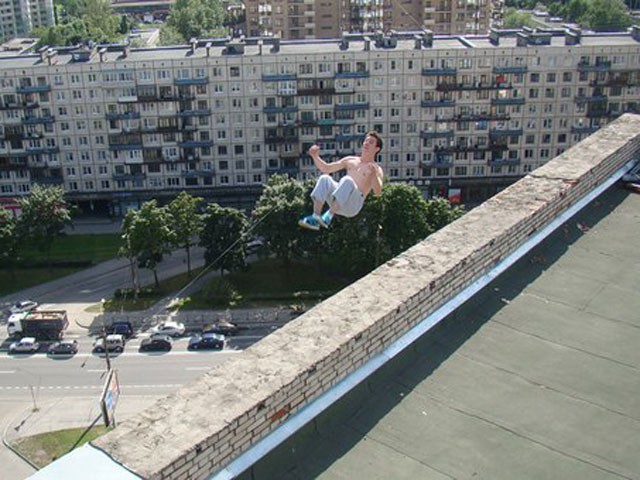 Еду по пляжу в лыжи обутый...