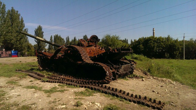 Луганск. Площадка с захваченной техникой ВСУ