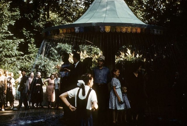 Цветные фотографии повседневной жизни в Ленинграде, 1958 год
