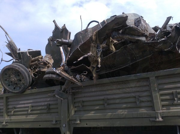 Разбили БМД-2 при десантировании..