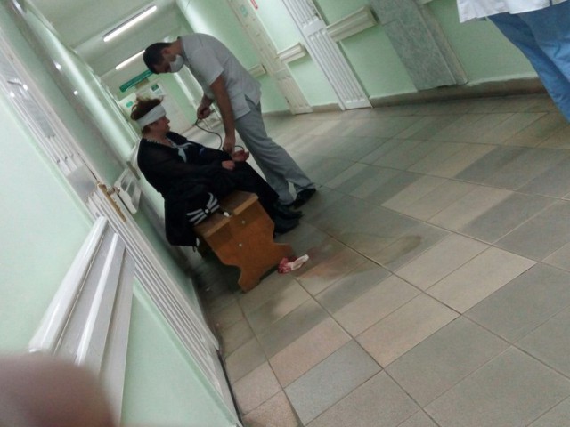 В Пятигорске врачи заставили пациентку вытирать за собой кровь