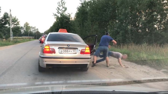 « Я же на каблуках!»: У белгородского таксиста сдали нервы
