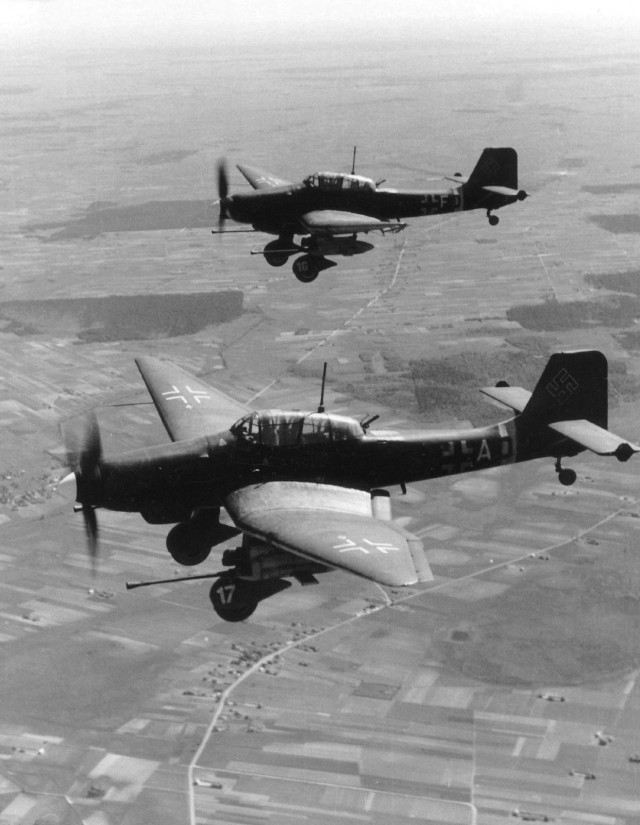 "Ублюдок из Коннектикута". F4U Corsair