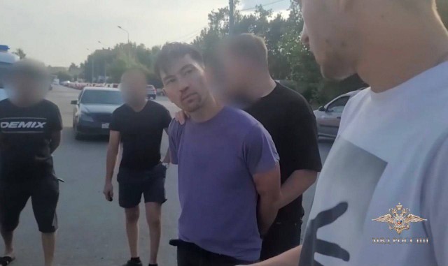 В Татарстане задержали парня с 750 граммами мармеладных мишек с марихуаной. У него дома была обнаружена целая плантация конопли