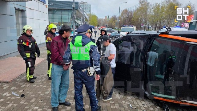 Водитель каршеринга сбил трёх пешеходов на Алтуфьевском шоссе.