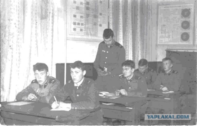 С 23 Февраля!