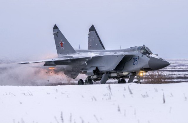 Интересные кадры: военные самолеты зимой