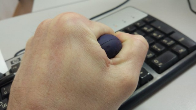 Чувак полетел на дельтаплане с инструктором, а пристегнуть его забыли