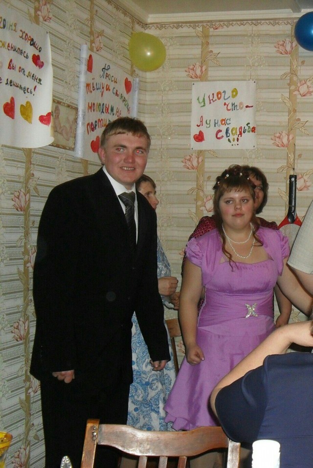 А эта свадьба, свадьба, свадьба пела и плясала