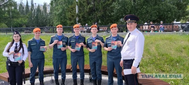 Из-за нехватки кадров екатеринбургские полицейские начали вербовать на службу среди детских аттракционов