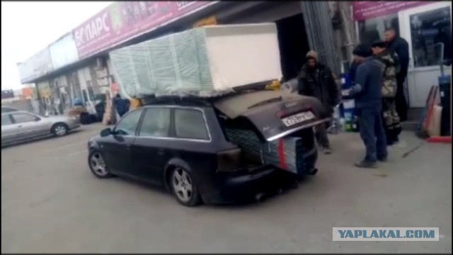 Китайцы решили проверить, как автомобиль выдерживает наезд экскаватора весом 7,5 тонн
