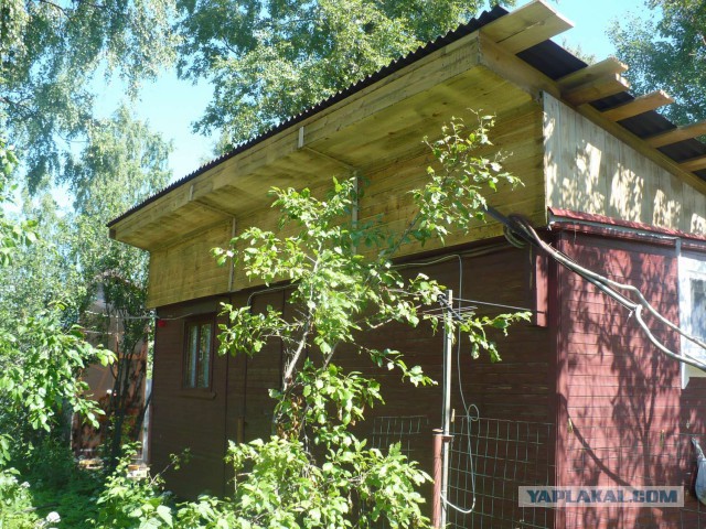 Бюджетный дачный домик из бытовки своими руками